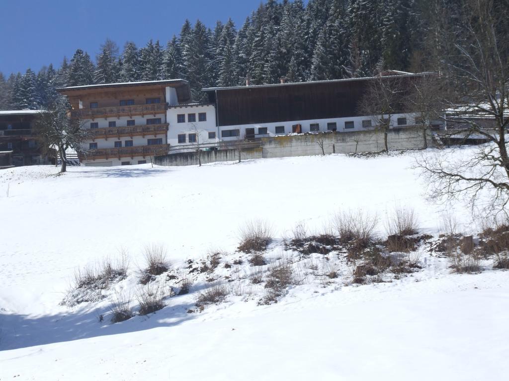 Ferienwohnung Lehenhof Ried im Zillertal Ruang foto